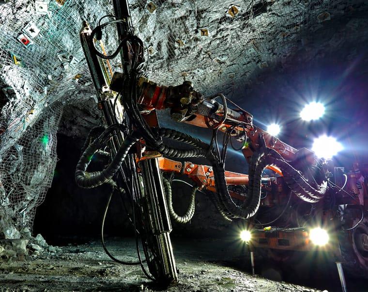 Cavi Helmacab industriali per settore minerario Cavi HFLEX+LUM per maggiore sicurezza, operatività e attività minerarie intelligenti